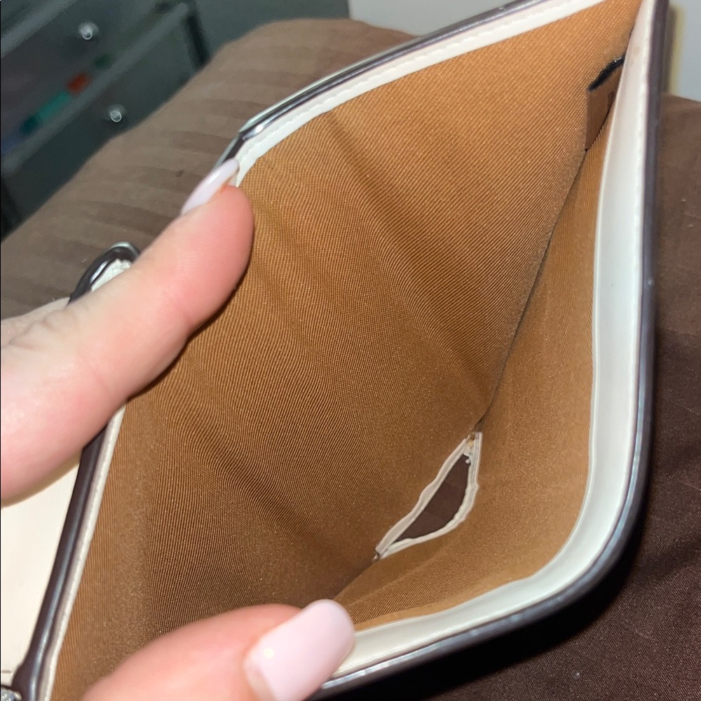 Coach Tan Signature Wallet EUC - Picture 8 of 9